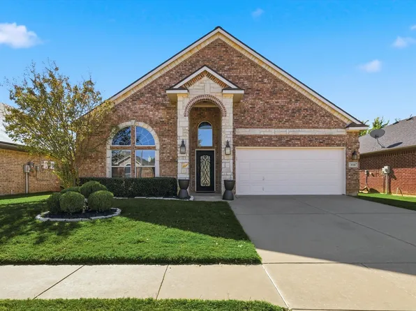 8308 Fall Crest Dr, Fort Worth, TX 76115