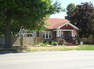 129 E Main St, Mt Sterling, IL 62353