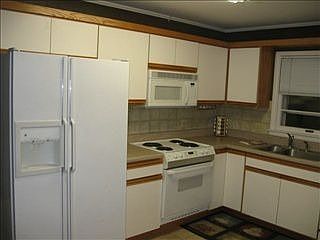 2nd image of 1207 Cardinal Rd