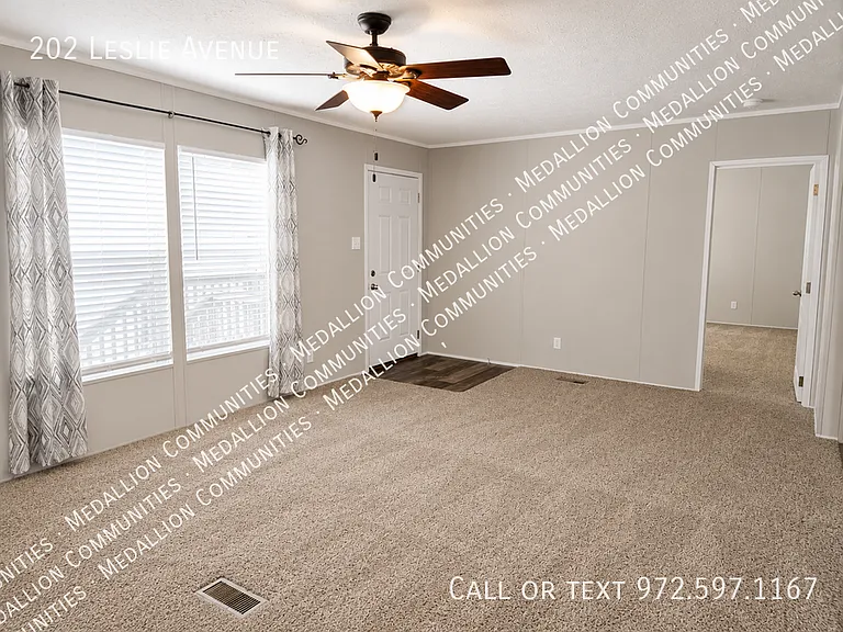 202 Leslie Ave — Photo 3