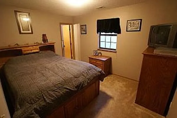 3 bed, 1.5 bath, 962 sqft, $1,450 — Photo 4