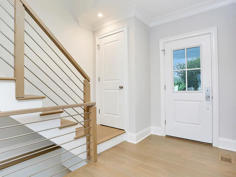 257 Bruce Park Ave #B — Photo 8