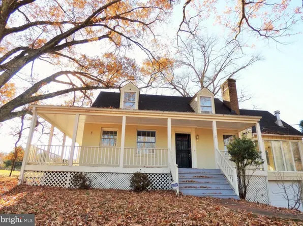 10501 Beach Mill Rd, Great Falls, VA 22066