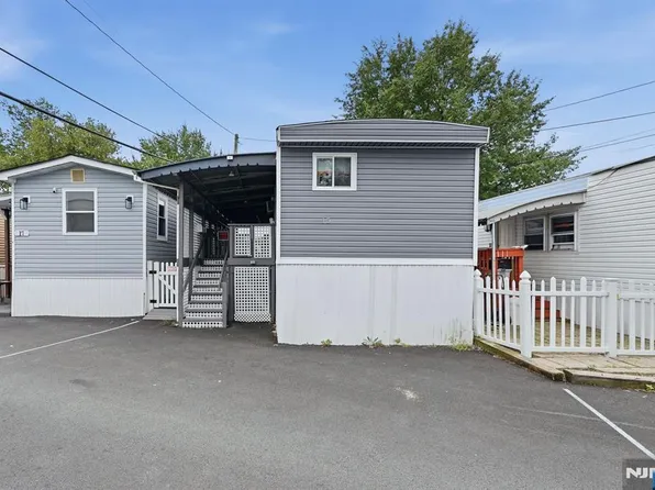 15 Austin St, Moonachie, NJ 07074