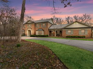 511 Cambridge Rd, Lake Bluff, IL 60044