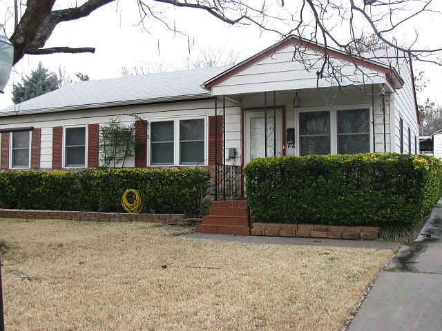 1st image of 413 Larry Dr