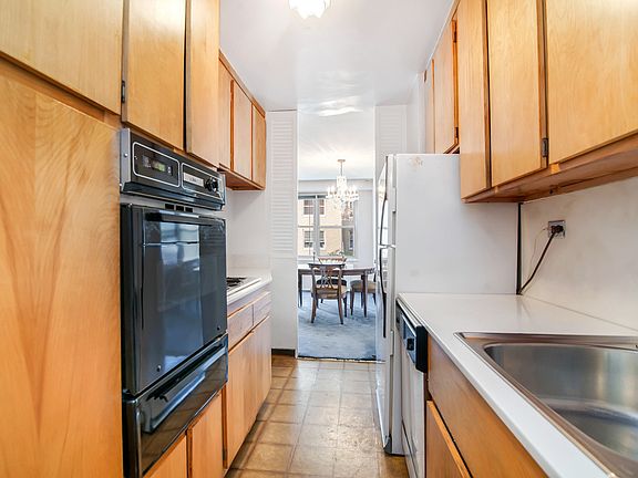 3rd image of 1461 1st Ave #5C