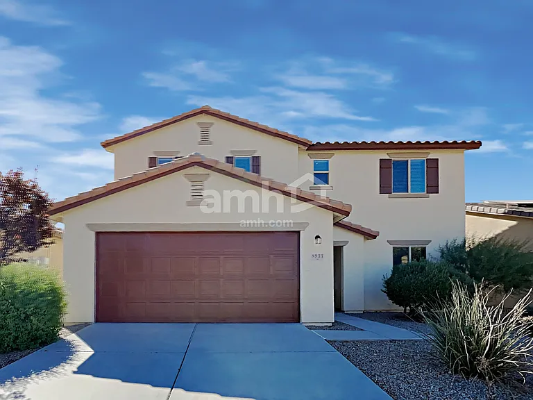 8933 N Country Cove Trl — Photo 1