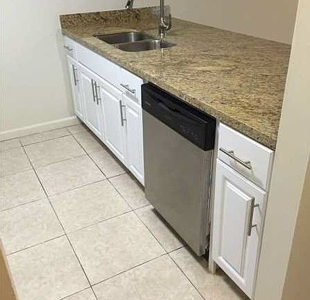 5th image of 555 NE 123rd St APT 414-B
