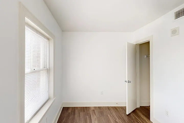 Clyde Manor — Photo 218