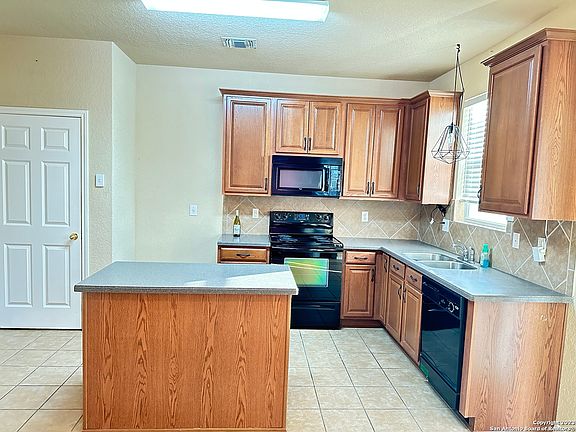 3rd image of 5519 Caraway Bend