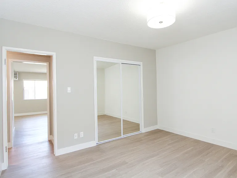1817 Corinth Ave #8 — Photo 5