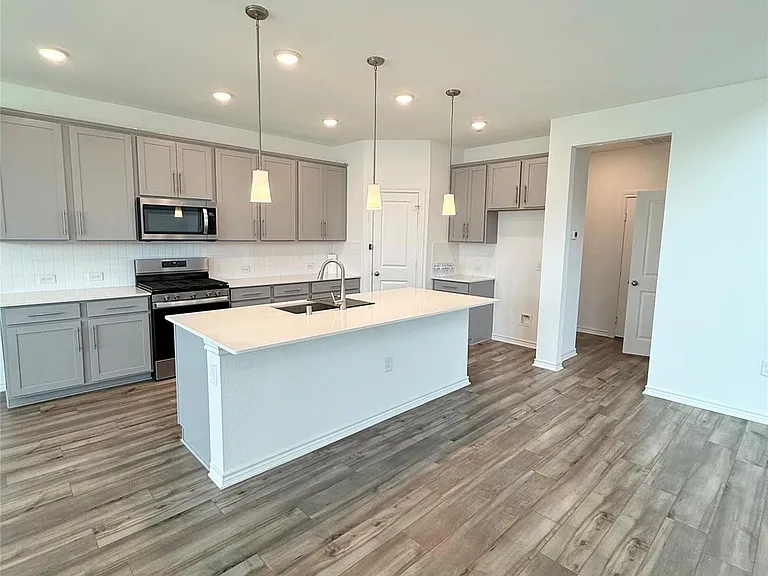 15826 Dove Hollow Dr — Photo 9