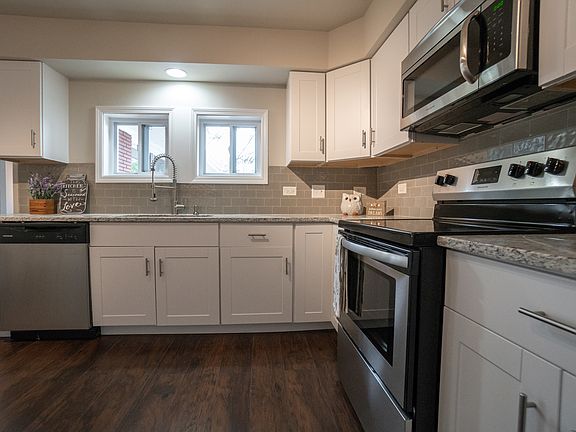 4th image of 16320 Woodlawn East Ave