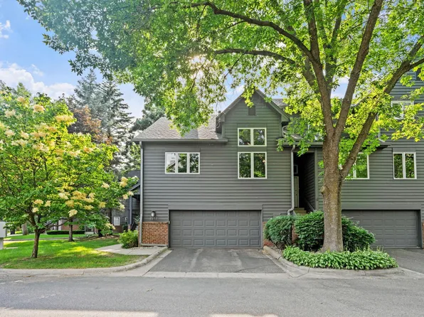 2212 Sherwood Ct, Minnetonka, MN 55305