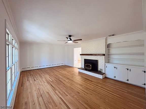 3rd image of 4 Baker Rd