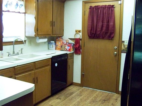 4th image of 1209 E Lawrence St