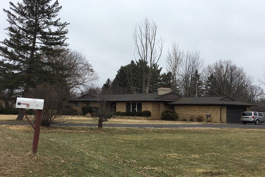 2nd image of 1498 Country View Ln