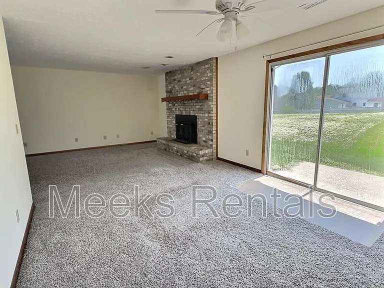 58 Maple Ln — Photo 6