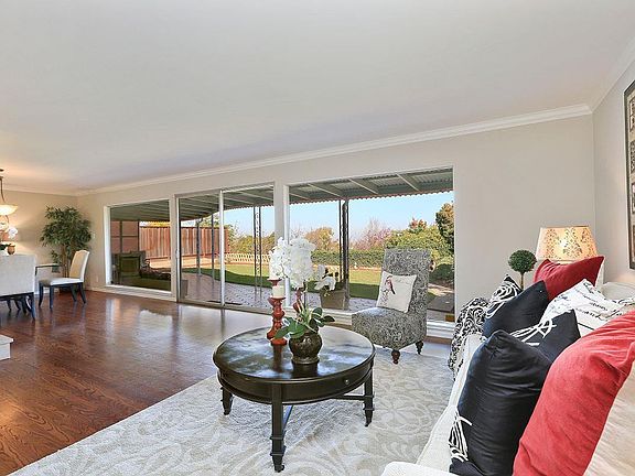 5th image of 1820 Castenada Dr