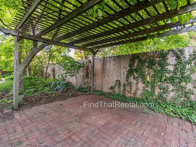 136 W Pomfret St — Photo 6