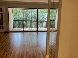 4570 Ringwood Mdw #2, Sarasota, FL 34235