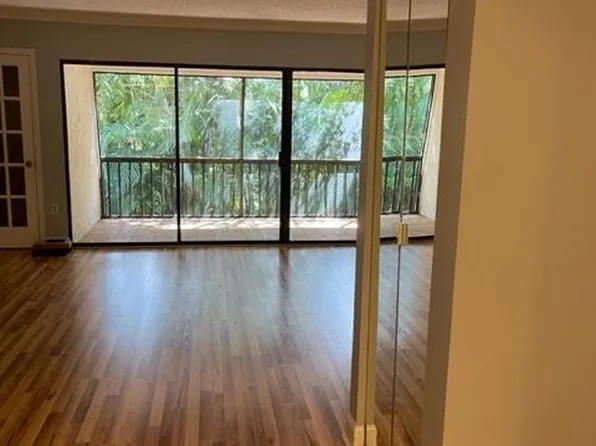 4570 Ringwood Mdw #2, Sarasota, FL 34235