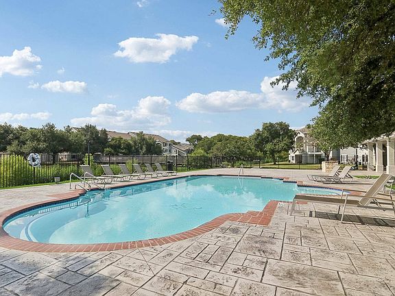 Sparkling resort-inspired pool at Avonmora Apartments, perfect for sunny Austin days.