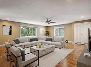 9 Ledgewood Way APT 15, Peabody, MA 01960