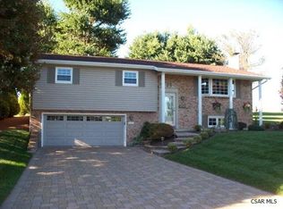 111 Fair Oaks Dr, Johnstown, PA 15905