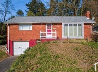 16 Barton Dr, Pittsburgh, PA 15221