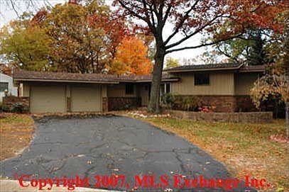 1st image of 2871 Manitou Dr NE