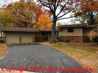 2871 Manitou Dr NE, Grand Rapids, MI 49525