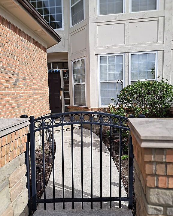 2nd image of 2031 Applewood Dr #1