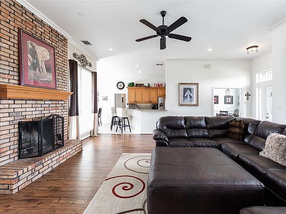 5th image of 768 Equestrian Dr