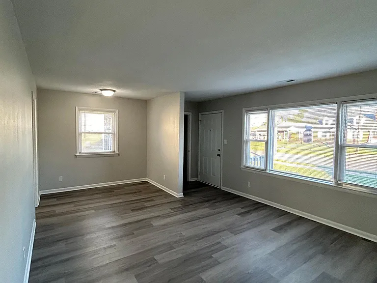 1203 N Mallory St — Photo 5