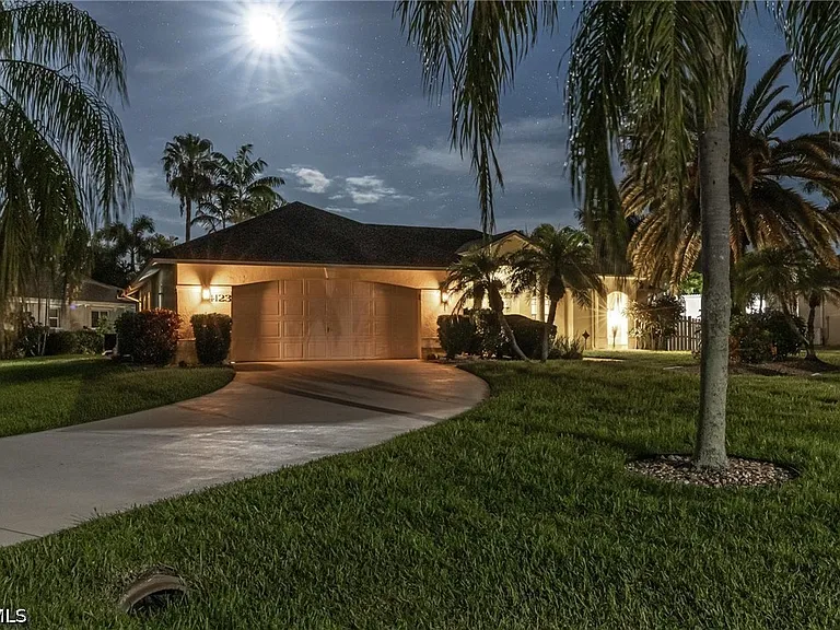 4123 SW 26th Pl — Photo 37