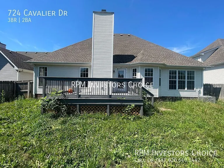 724 Cavalier Dr — Photo 2