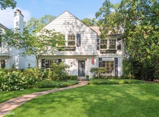 2712 Broadway Ave, Evanston, IL 60201