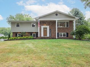 9 Glen Haven Dr, New City, NY 10956