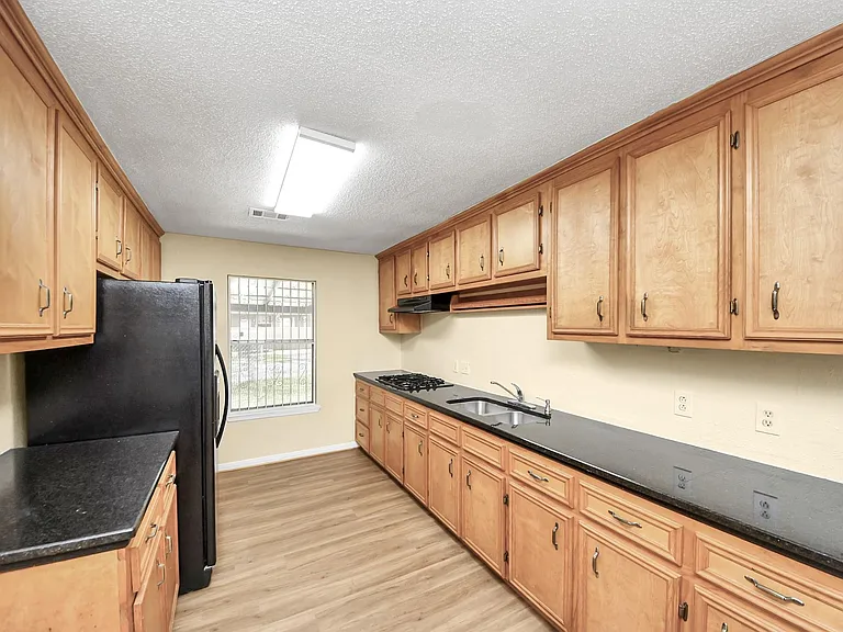 8105 Lanham Ln — Photo 12