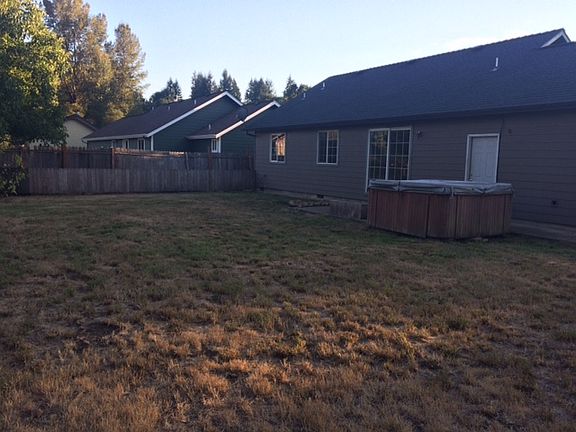 3rd image of 132 Carey Ct