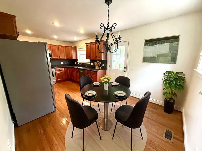 1846 Oakshire Ave — Photo 5