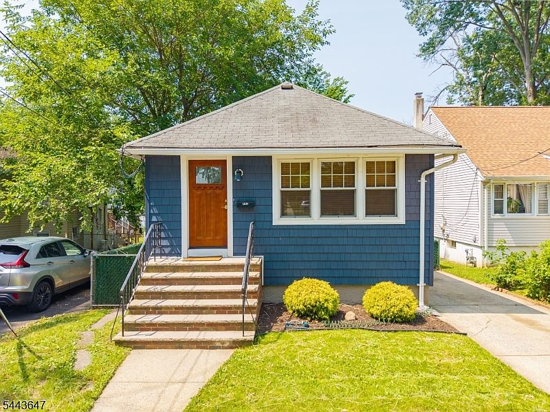 1st image of 442 W Scott Ave