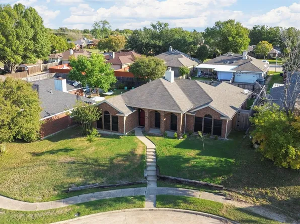1014 Fairview Ct, Mesquite, TX 75181