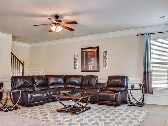 4th image of 3072 Parkridge Dr