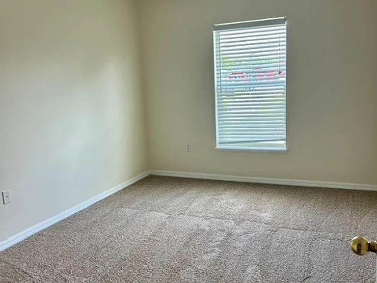 2940 Bedford St — Photo 39
