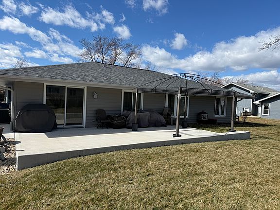 3rd image of 1419 Churchill Rd