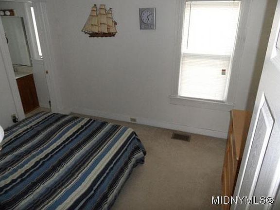 4th image of 506 Willow Ave