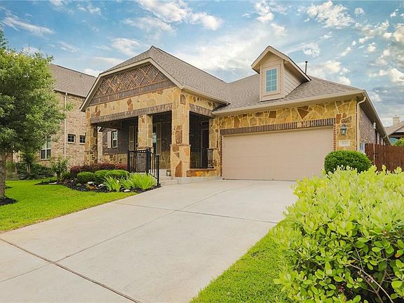 3rd image of 2727 Grand Oaks Loop